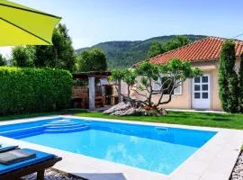 Sele by Vintage Travel