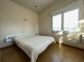 Hôtel des Pyrénées，位于Laloubère的酒店