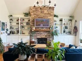 Peaceful 3BR on 5 acres - Minutes from Nashville