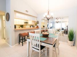 Tranquil condo minutes from Venice Beach - Beach Bungalow，位于威尼斯的酒店