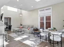 Central Raleigh 2BR - Walk to Shops & Dining