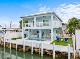 Azul Paradise - Waterfront - Heated Pool - Dock，位于马拉松的酒店