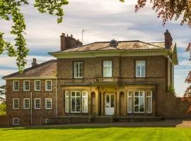 Historic Hall Wing nr York & Leeds free Hot tub