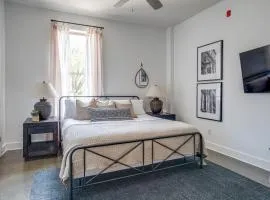 Lofts at 30th-Urban Nest-4 Mins To Midtown