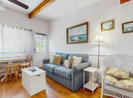 Sea Glass Escape - Holiday House M3