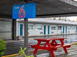 Motel 6 Cornwall, ON，位于康沃尔的酒店