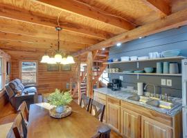 Access to Community Marina! Lake-View Murray Cabin，位于穆雷的酒店