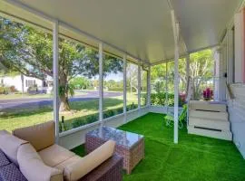 Sebastien Cottage with Screened Porch, 5 Mi to Beach