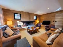 Chalet familial rénové, proche centre, capacité 12, parking, WiFi - FR-1-598-195