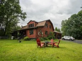 Cozy Log Cabin- W Fireplace