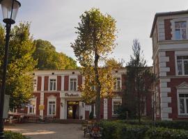 Uzdrowisko Połczyn Zdrój - Sanatorium Podhale，位于波乌琴-兹德鲁伊的酒店