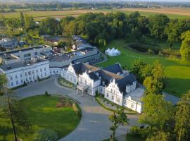 帕拉克罗曼提尼酒店，位于Turzno的酒店