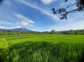 Purnama Mulia Hotel by 58 atroomS，位于Cijoho的酒店