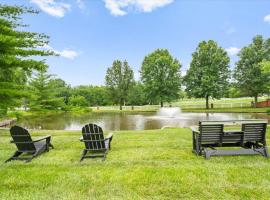 2BR Guesthouse Near Lakes with BBQ & Hot Tub，位于蓝溪市的酒店