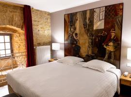 城堡堡轿车酒店，位于色当的酒店