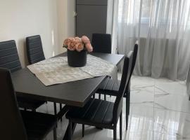 Apartamentul lui Radu，位于Caracal的带停车场的酒店