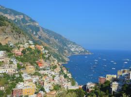 Positano cozy apartment on street level，位于波西塔诺的自助式住宿