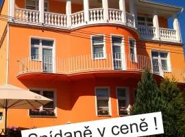 Pension Fami Retro Design