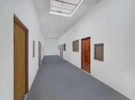 SPOT ON by OYO Rs Hotel，位于Sītāpur的酒店