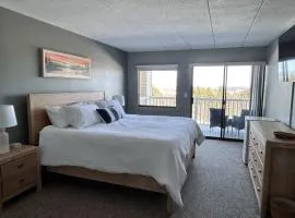 Lake Views Close to Weirs in Cedar Lodge Complex