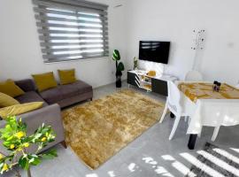 Lapta Yellow 1 bedroom，位于拉普索斯的酒店