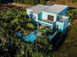 Villa Nilsa ( The Blue House )