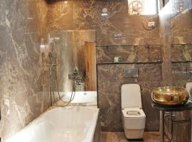 Nest & Fest，位于印多尔的带热水浴缸的酒店