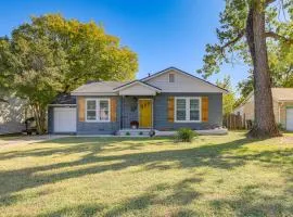 Walk to Cowboys Stadium! Arlington Home w/ Yard