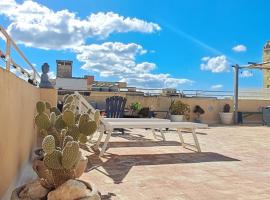 LA TERRAZZA ILLUMINATA luxury ROOFTOP，位于特拉帕尼的酒店