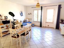 Almarea Beach - Essenza del mare, calore di casa，位于因佩里亚的酒店