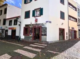 Machico Village Apartment - Private terrace & car park