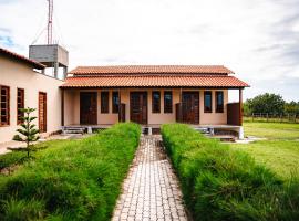 Hotel Via Do Sol Eco Chalés，位于特赖里的酒店