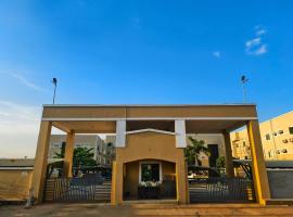 Jun Yue No, 9 Hotel Kano - Near Kantin Kwari Market, All Meals Included,Multilingual，位于卡诺的酒店