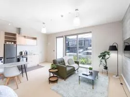 Petone City Studio with Balcony Sleeps 2