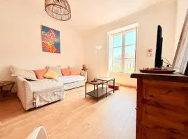 Vue rivière imprenable, 2 chambres, centre-ville