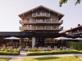 Parkhotel Egerner H&ouml;fe，位于若特阿赫-埃根的带泳池的酒店