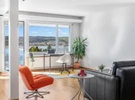 EXQUIS Design 3-Room Apartment KNOLL I Zurich Lake View I Balcony I Family-Friendly