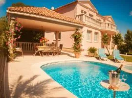 Costa Dorada Villa - Pool BBQ Beach 5min