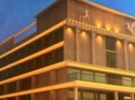 Fun Hotel Rajkot，位于拉杰果德的酒店