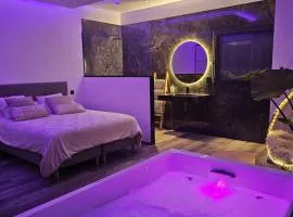 Suite jacuzzi privé neuf Les Charmettes
