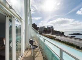 Brit Hôtel De L'océan，位于孔卡尔诺的酒店