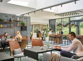 诺沃特马西帕莱索酒店，位于帕莱索的带泳池的酒店