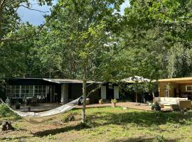 Swedish Inspired Cabin Near Nyord On M&oslash;n，位于斯泰厄的乡村别墅