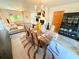 Baobab - Villa - Jardin，位于Saint-Ghislain的酒店