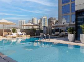 Holiday Inn Dubai Village Circle by IHG，位于迪拜的低价酒店