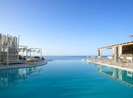 Artemis Seaside Resort，位于Paliochori的带停车场的酒店
