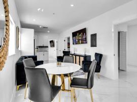 Brand new private 3 bedroom 2 bath apartment with kitchen,keyLargo Tavernier，位于塔维涅的酒店