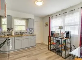 1 Mi to Truman Library Apt with Large Yard!