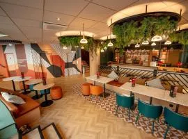 朗东堡10号巴黎北站宜必思酒店