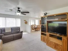 Quaint Bullhead City Getaway about 2 Mi to River!